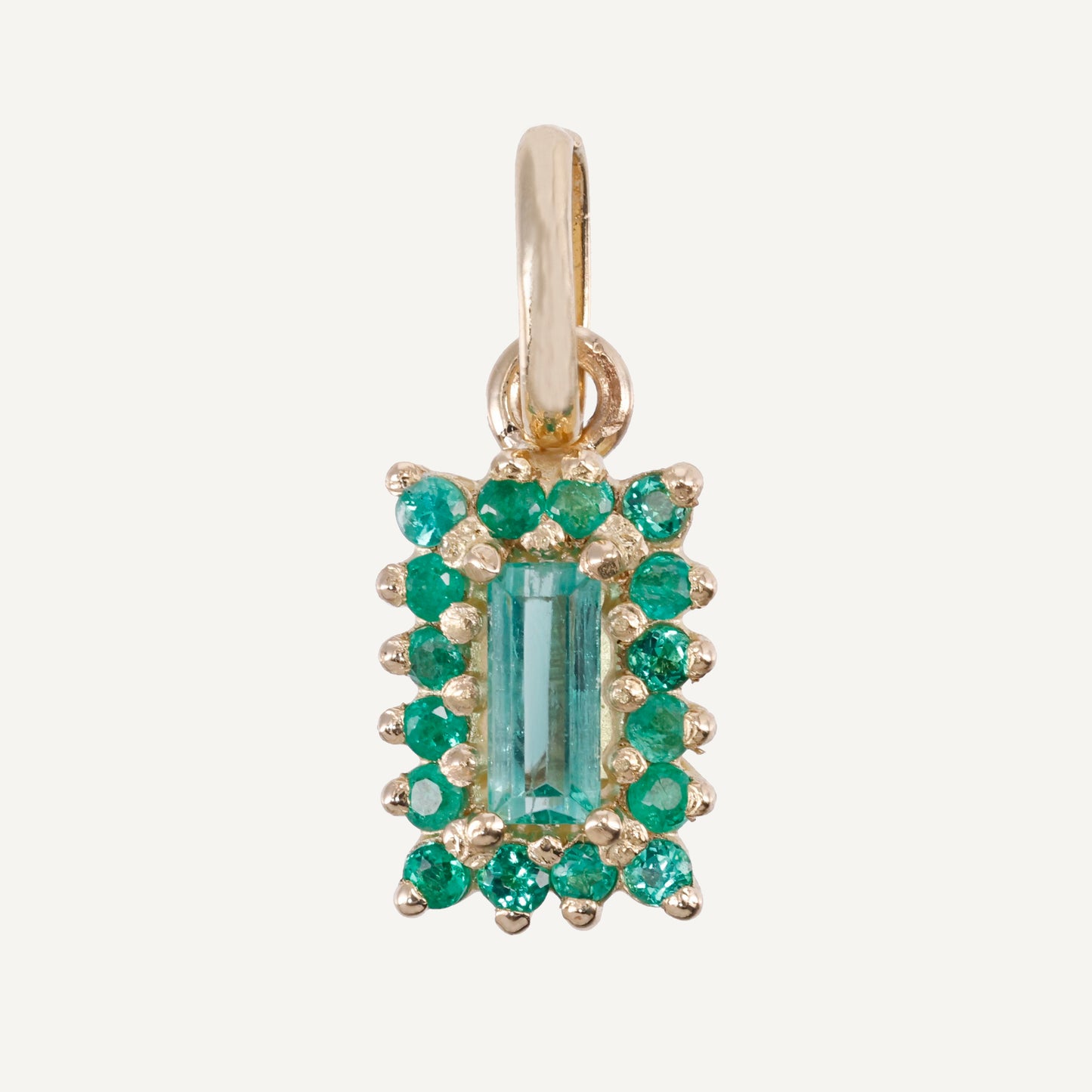 DIJE ESMERALDA BAGUETTE CON HALO ESMERALDAS ORO 18K