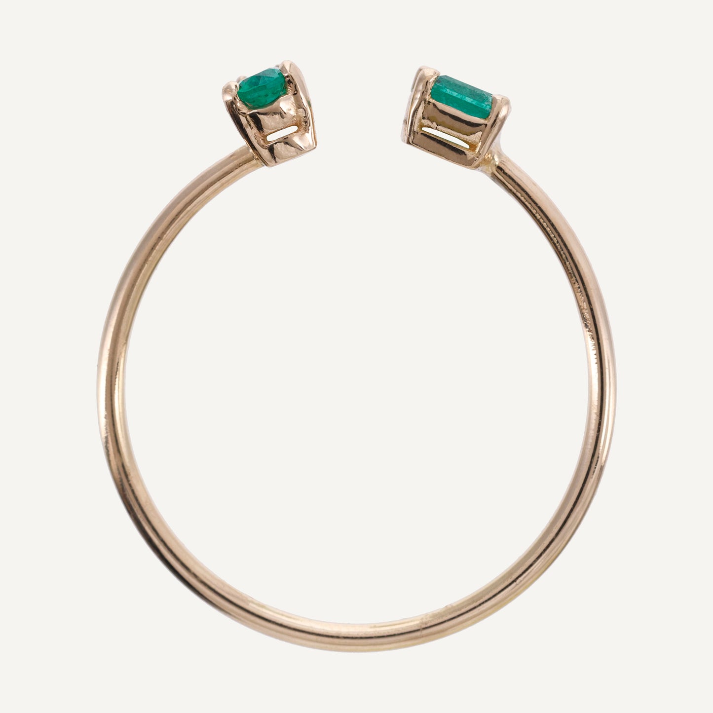 ANILLO TOI ET MOI CON ESMERALDA CUADRADA Y GOTA EN OR AMARILLO 18K
